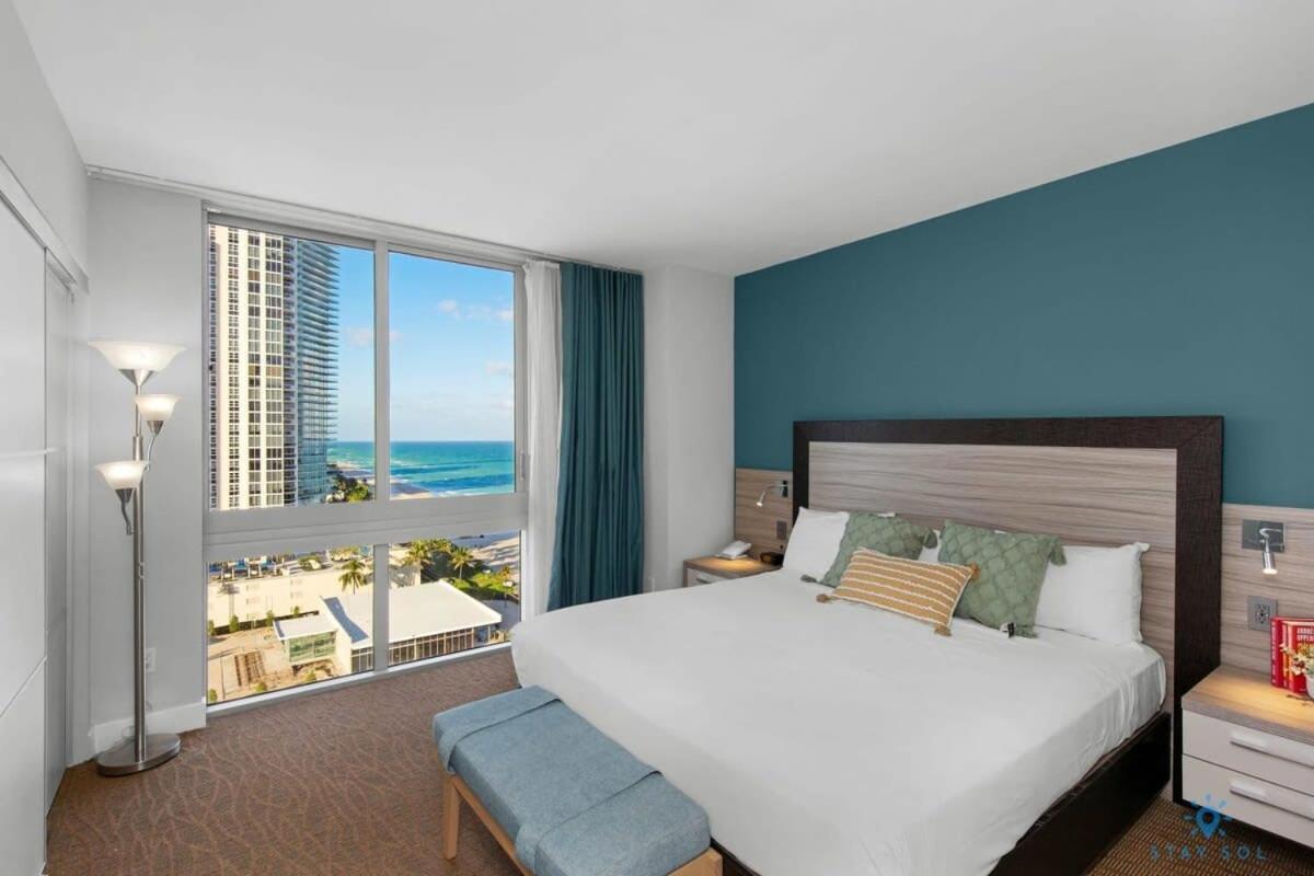 Beachfront Resort Pool Ocean View Balcony Miami Beach Buitenkant foto