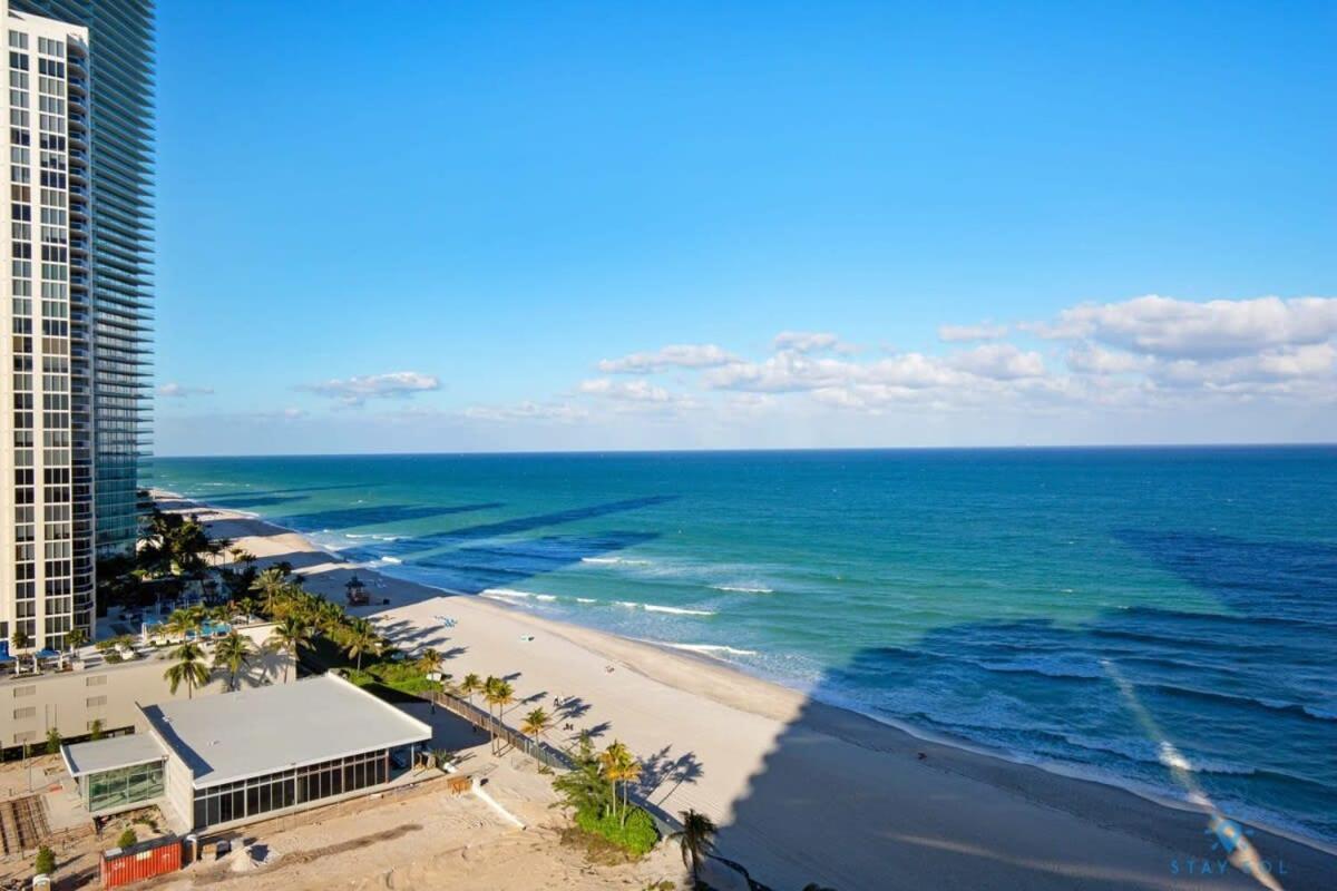 Beachfront Resort Pool Ocean View Balcony Miami Beach Buitenkant foto