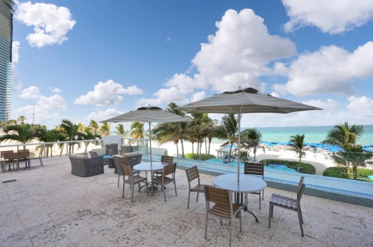 Beachfront Resort Pool Ocean View Balcony Miami Beach Buitenkant foto