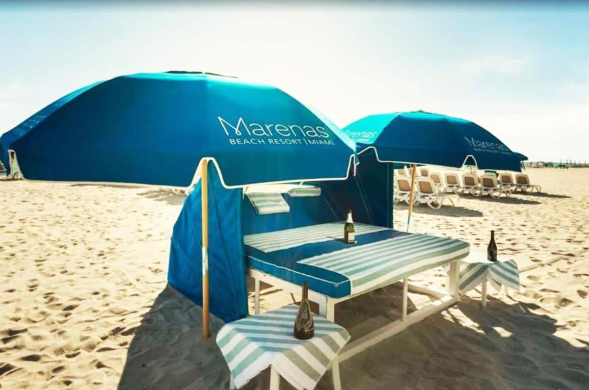 Beachfront Resort Pool Ocean View Balcony Miami Beach Buitenkant foto