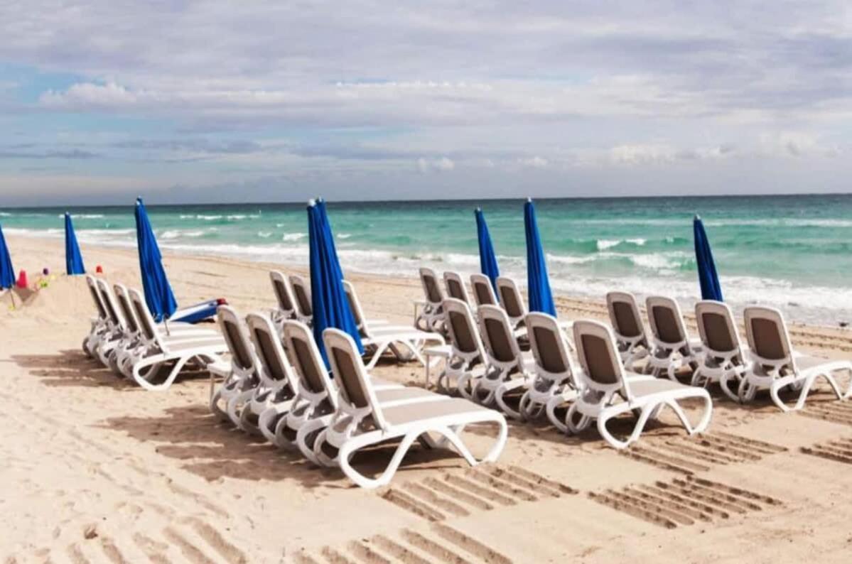 Beachfront Resort Pool Ocean View Balcony Miami Beach Buitenkant foto