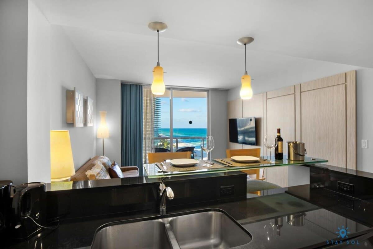 Beachfront Resort Pool Ocean View Balcony Miami Beach Buitenkant foto