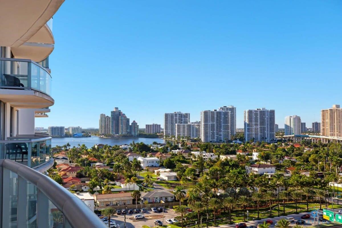 Beachfront Resort Pool Ocean View Balcony Miami Beach Buitenkant foto